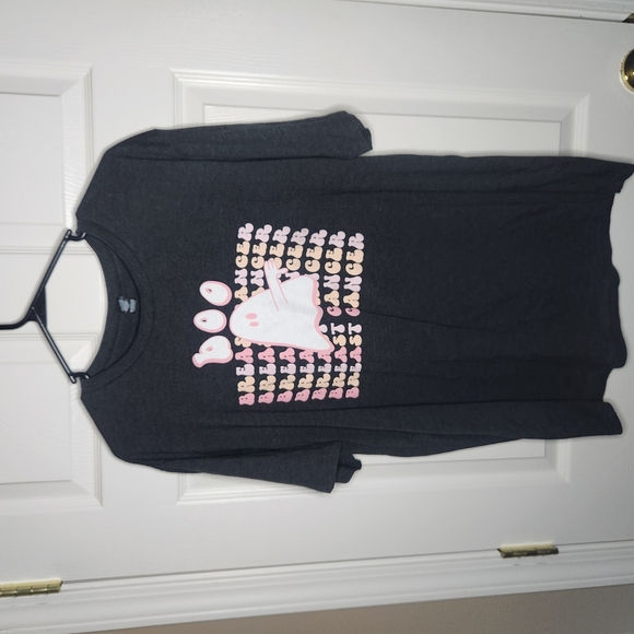 Source Unknown Pink and Black Short Sleeve Tee with Graphic Design - Picture 1 of 3